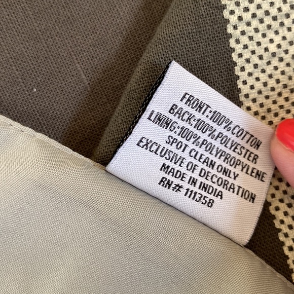 NEW embroidered Christmas table runner with fringe - Picture 7 of 7